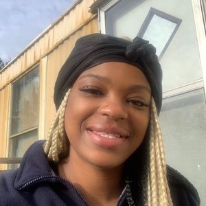 Meet your Posher, Shannon